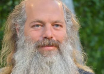 Man Across The Sea – Kanye West Pushes Boundaries